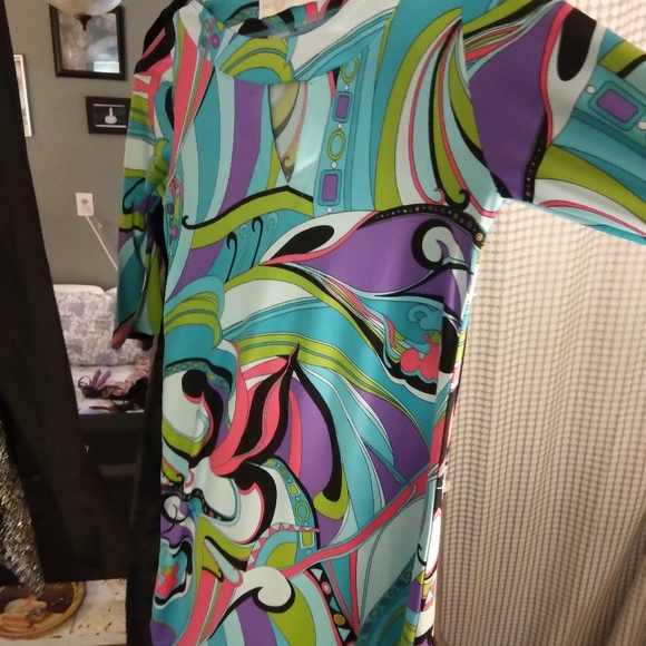 Dress - Picture 2 of 3